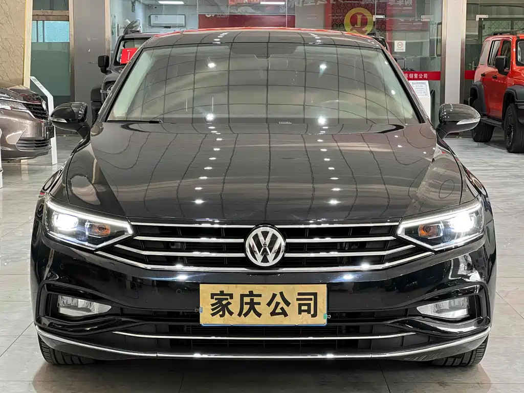 VOLKSWAGEN MAGOTAN 2020