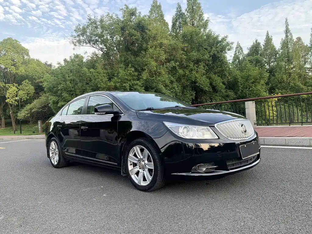 BUICK LACROSSE 2010