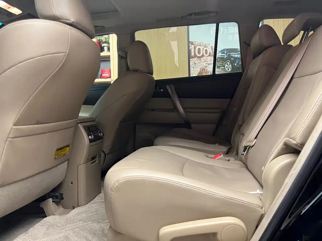 TOYOTA HIGHLANDER 2012