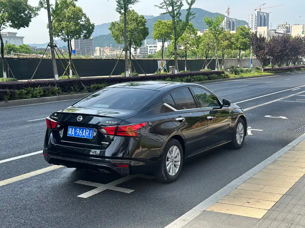 NISSAN TEANA 2019