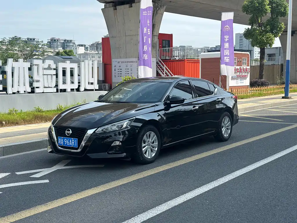 NISSAN TEANA 2019