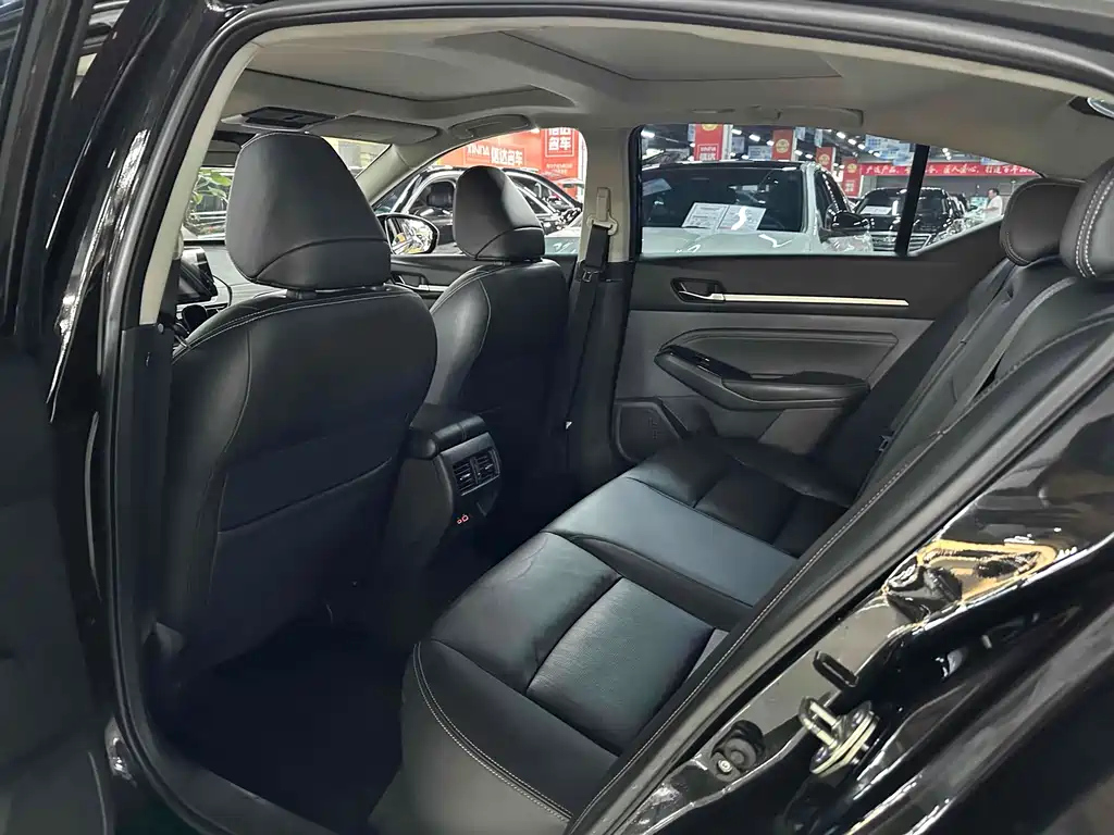 NISSAN TEANA 2021