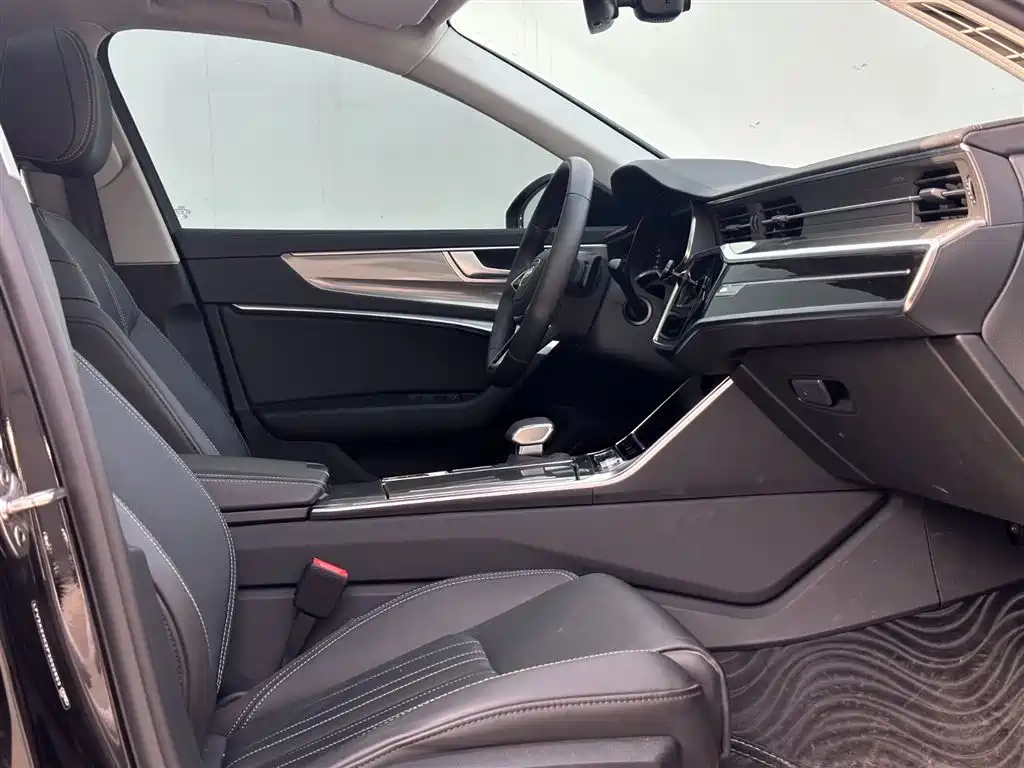 AUDI A6L 2023