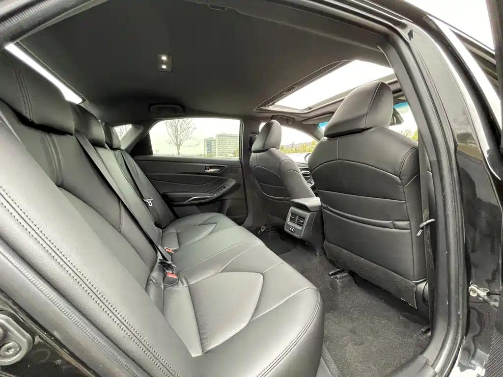 TOYOTA AVALON 2021