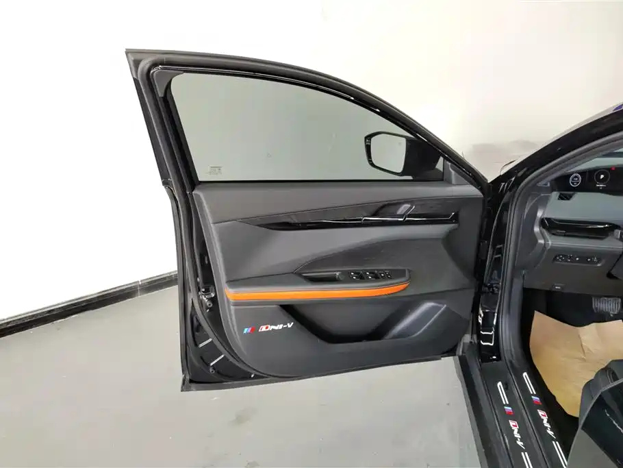 CHANGAN UNI-V SMART IDD 2023