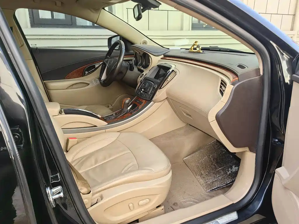 BUICK LACROSSE 2012