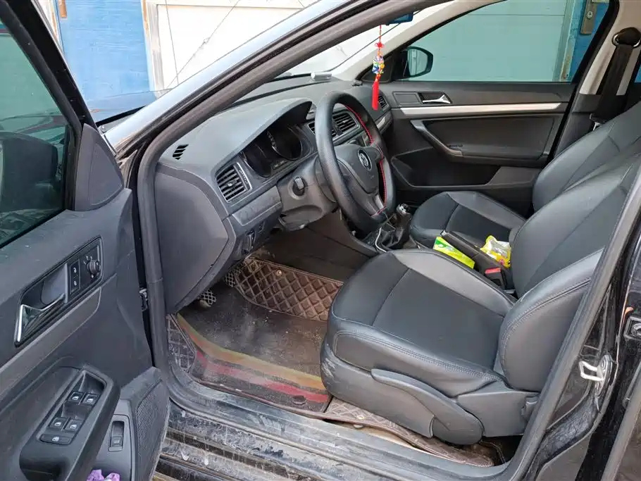 VOLKSWAGEN LAVIDA 2017