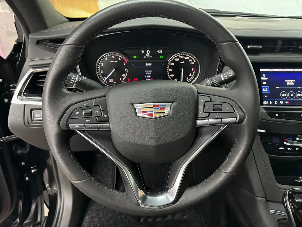CADILLAC XT6 2021