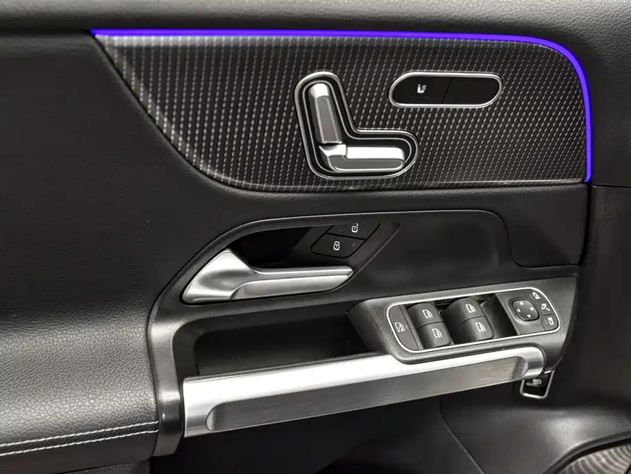 MERCEDES BENZ GLB 2021