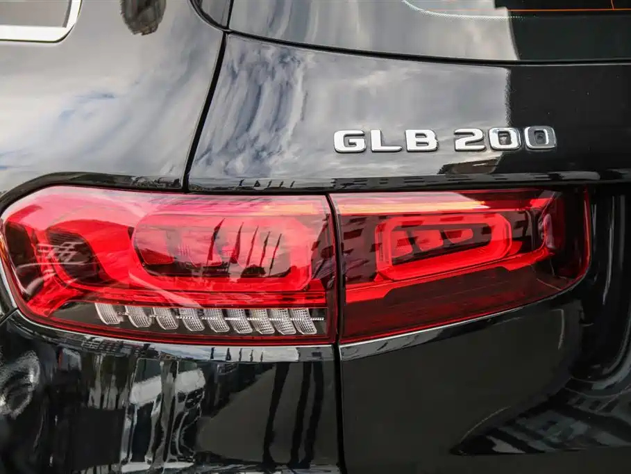 MERCEDES BENZ GLB 2021