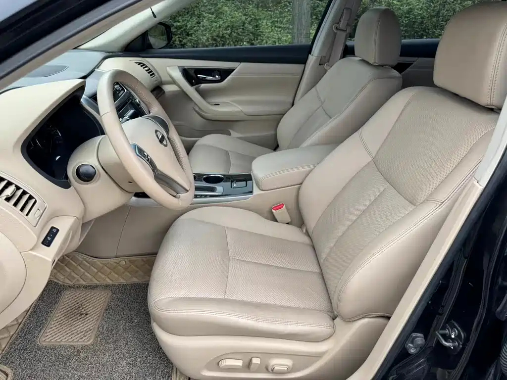 NISSAN TEANA 2015