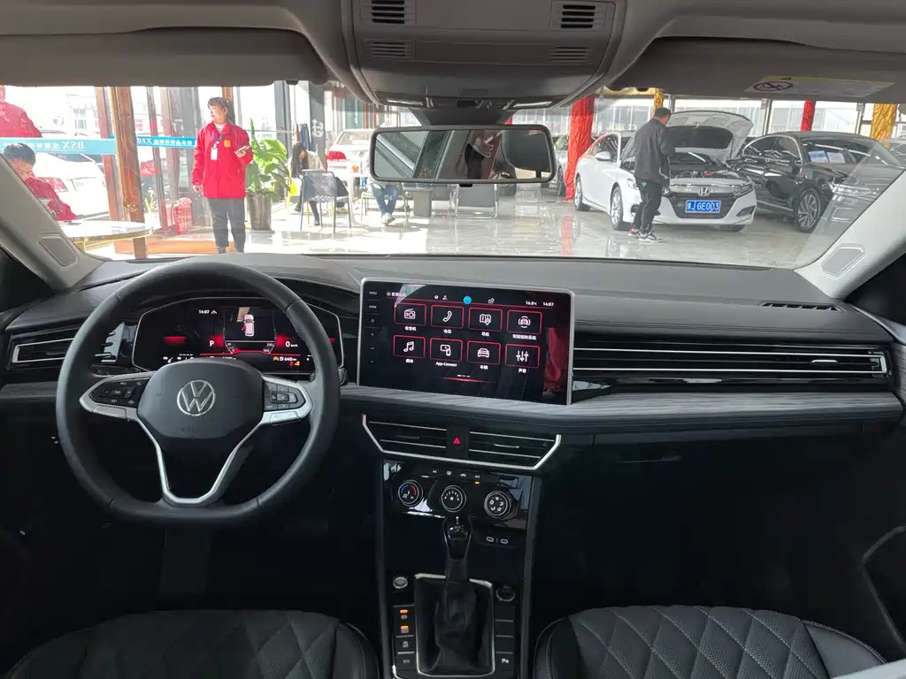 VOLKSWAGEN SAGITAR 2024