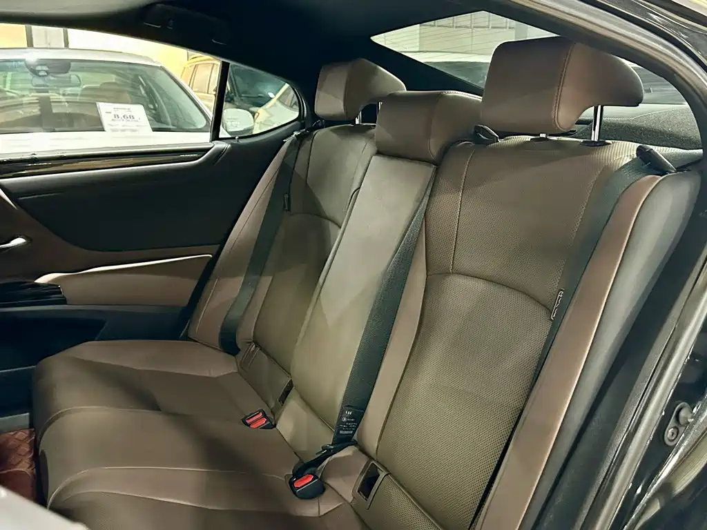 LEXUS ES 2022