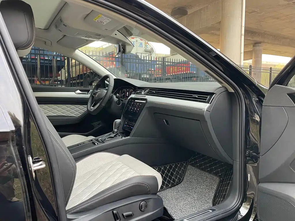 VOLKSWAGEN MAGOTAN 2023