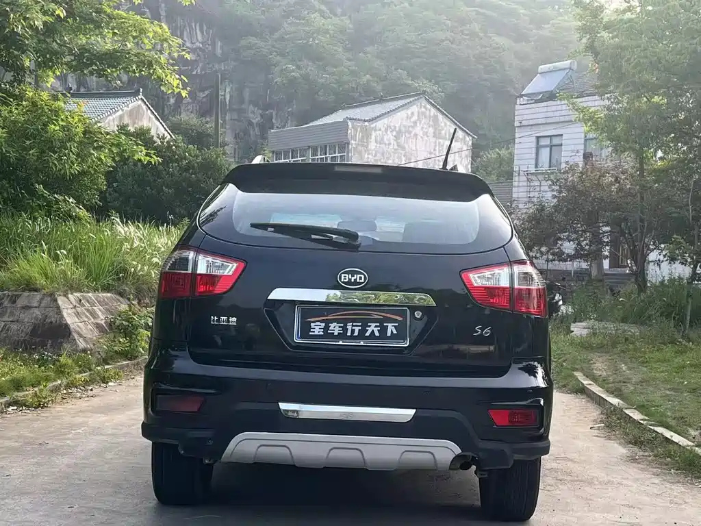 BYD S6 2013