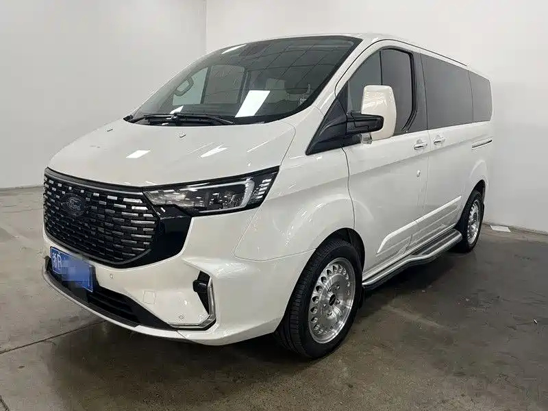 FORD TOUREO 2023