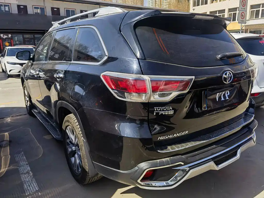 TOYOTA HIGHLANDER 2015