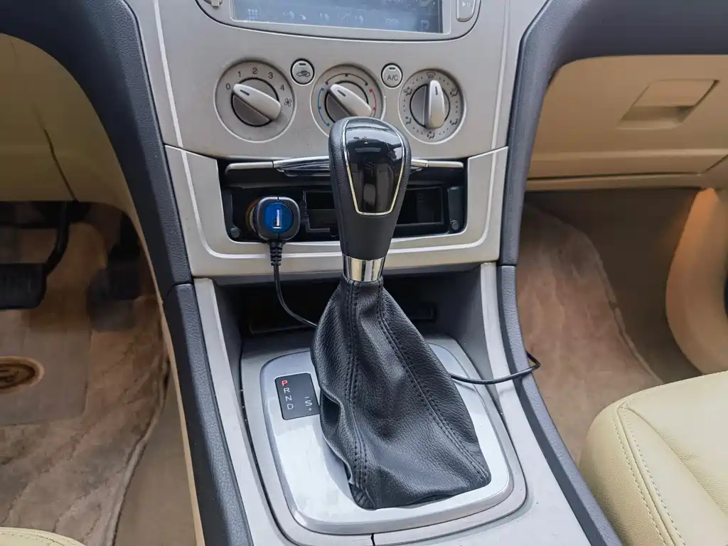 FORD MONDEO - WINNER 2010
