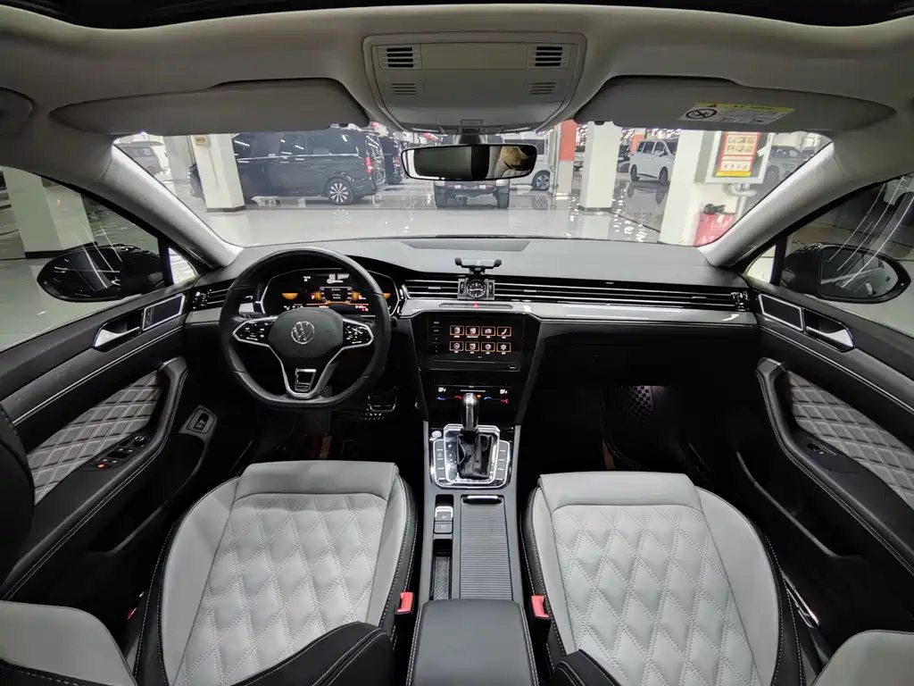 VOLKSWAGEN MAGOTAN 2024