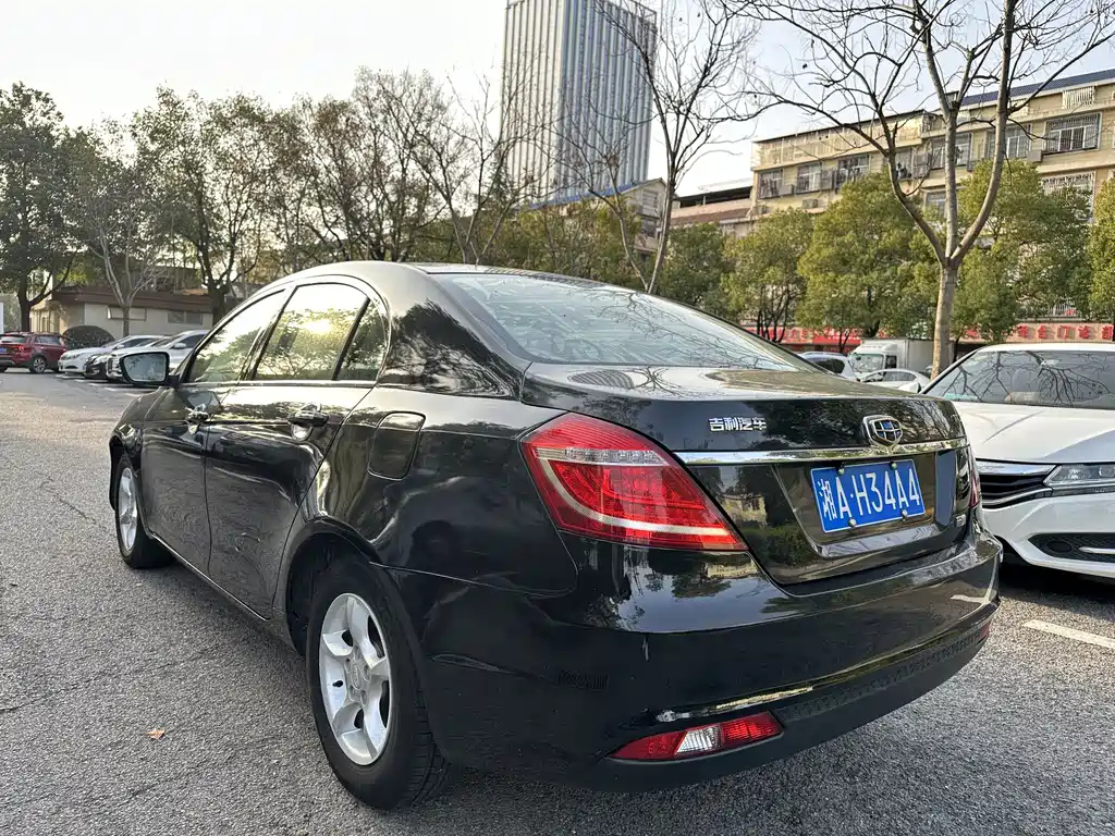 GEELY AUTO EMGRAND 2015