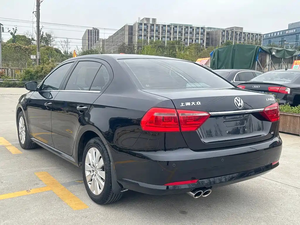 VOLKSWAGEN LAVIDA 2013