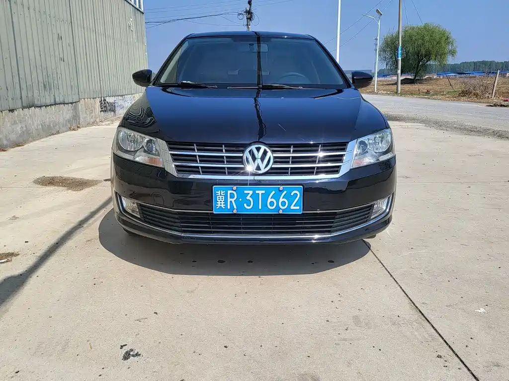 VOLKSWAGEN LAVIDA 2013