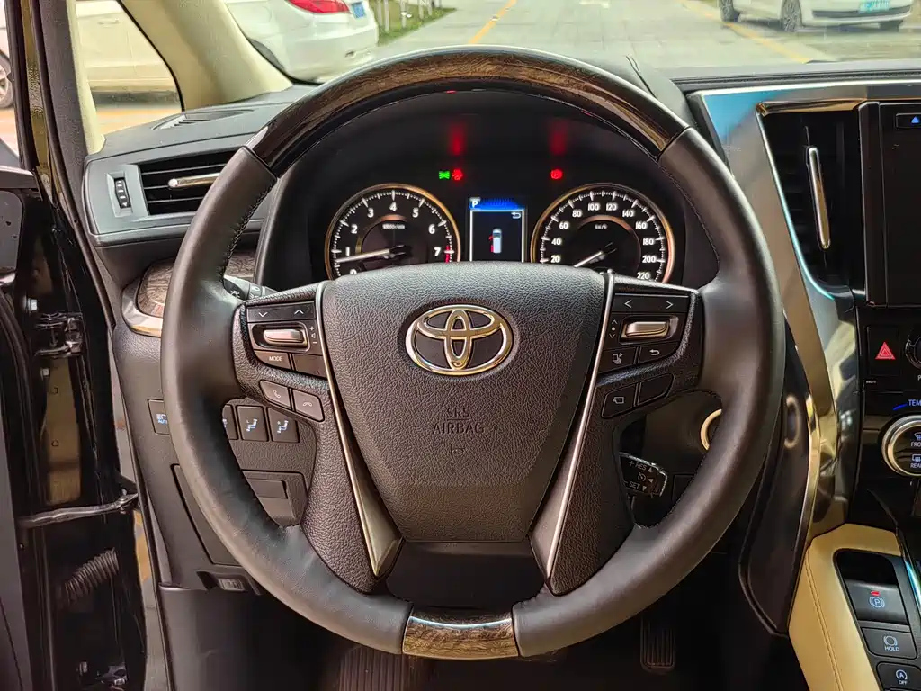 TOYOTA ALPHARD 2019