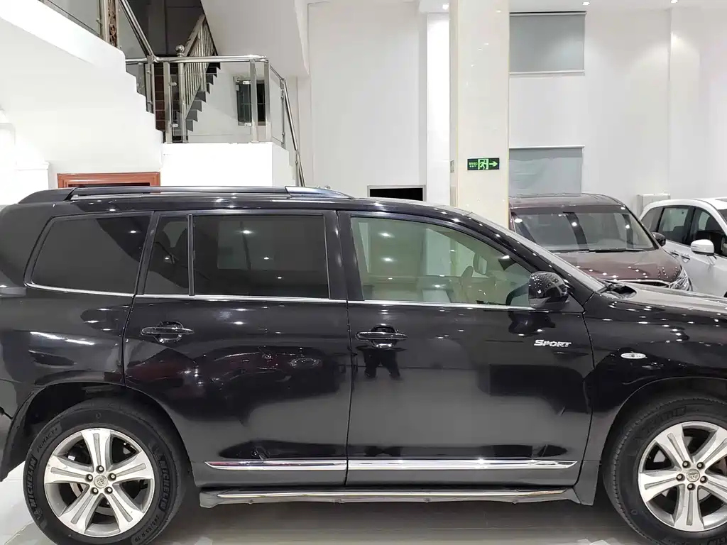 TOYOTA HIGHLANDER 2012