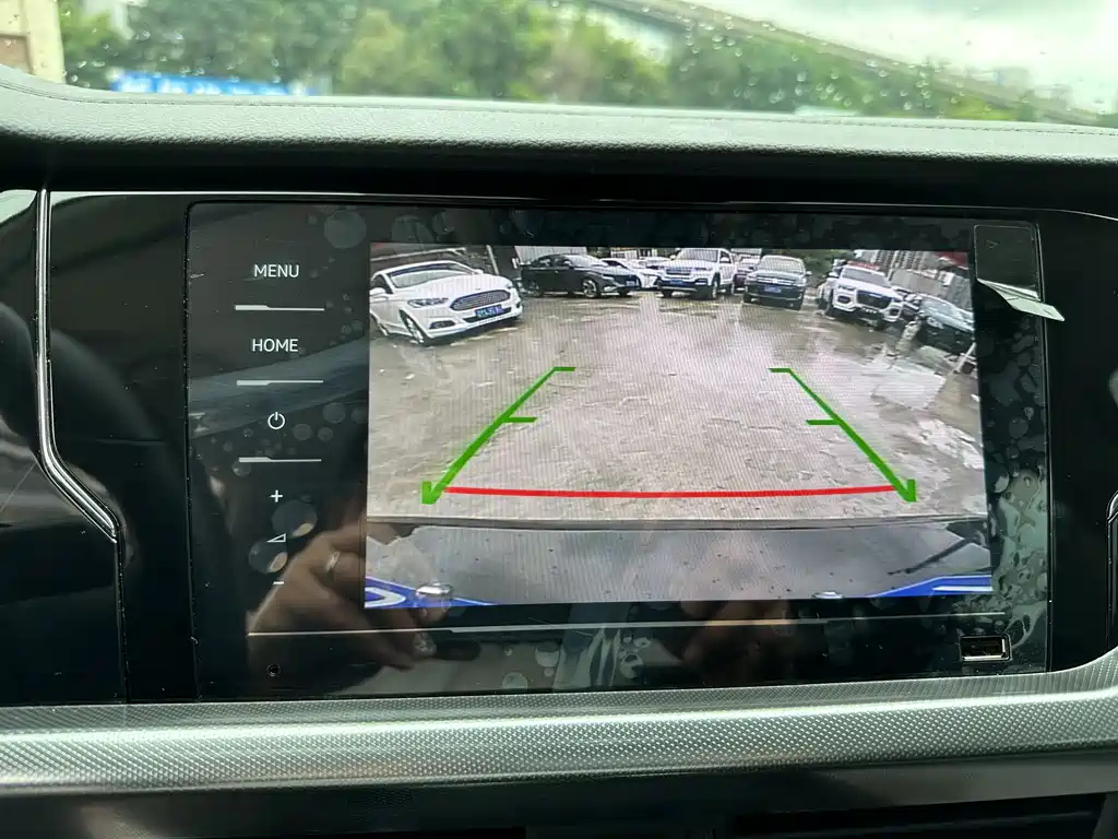 VOLKSWAGEN PASSAT 2023