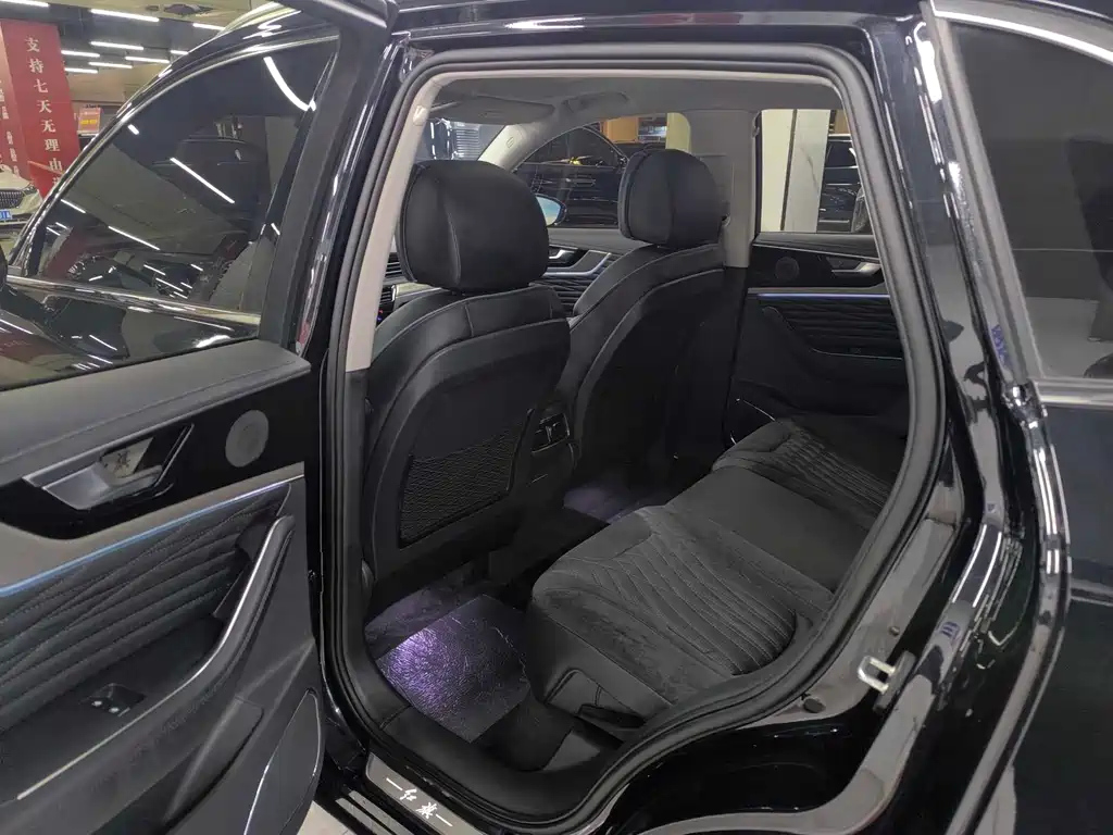 HONGQI HS5 2023