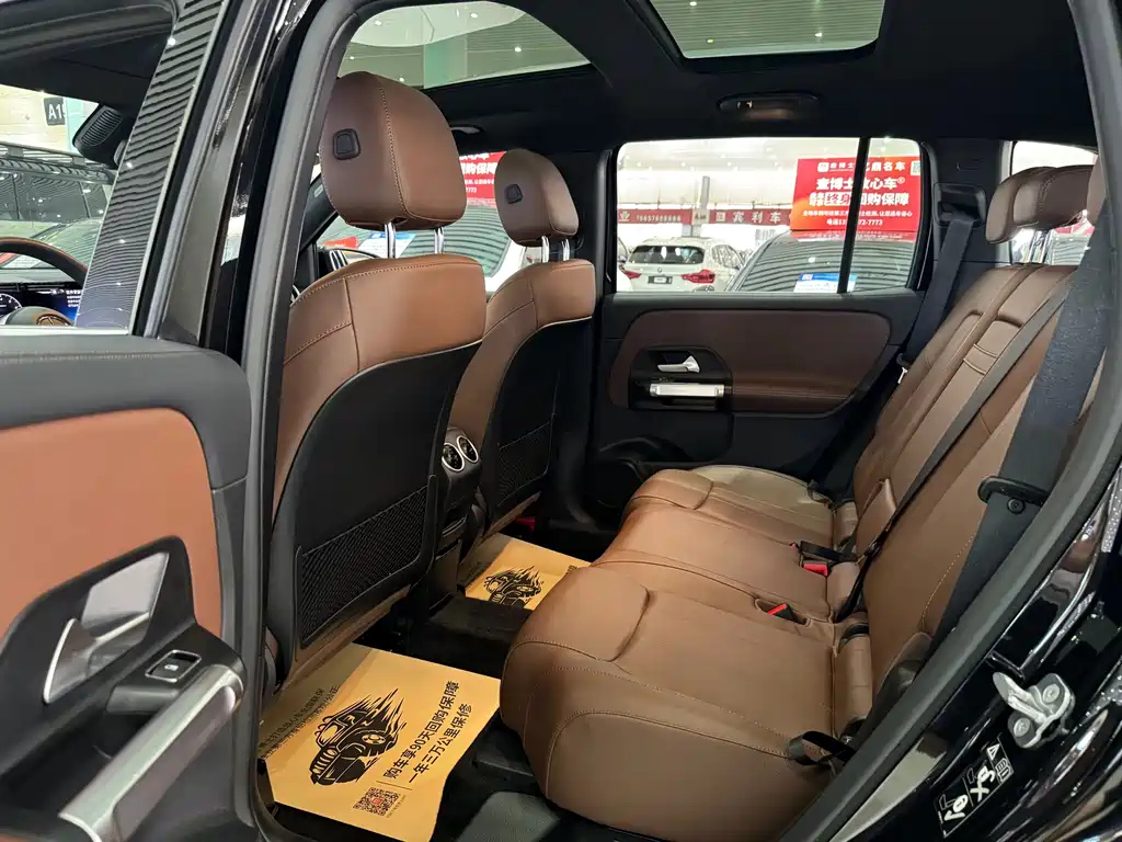 MERCEDES BENZ GLB 2024