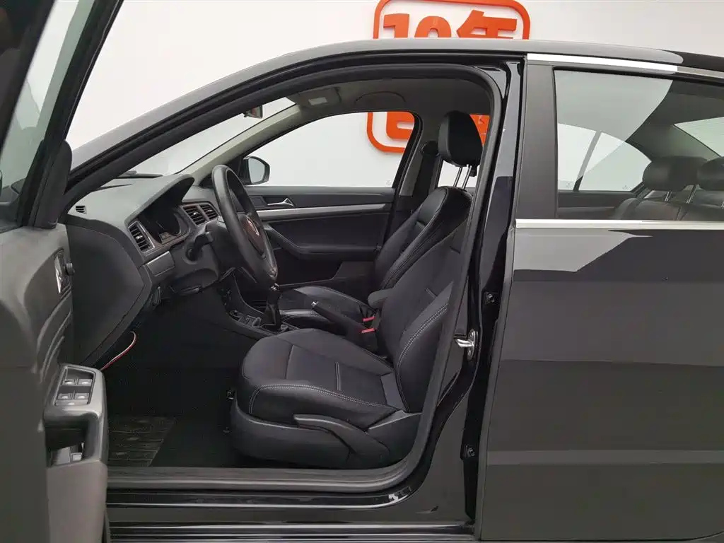 VOLKSWAGEN LAVIDA 2018