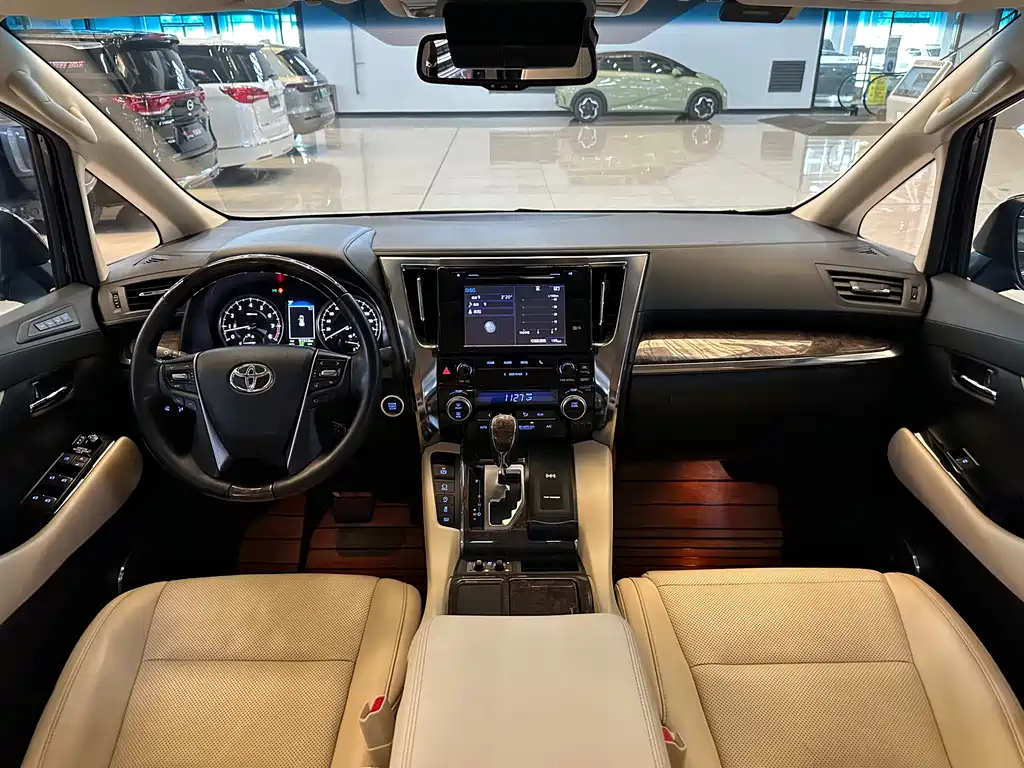 TOYOTA ALPHARD 2019