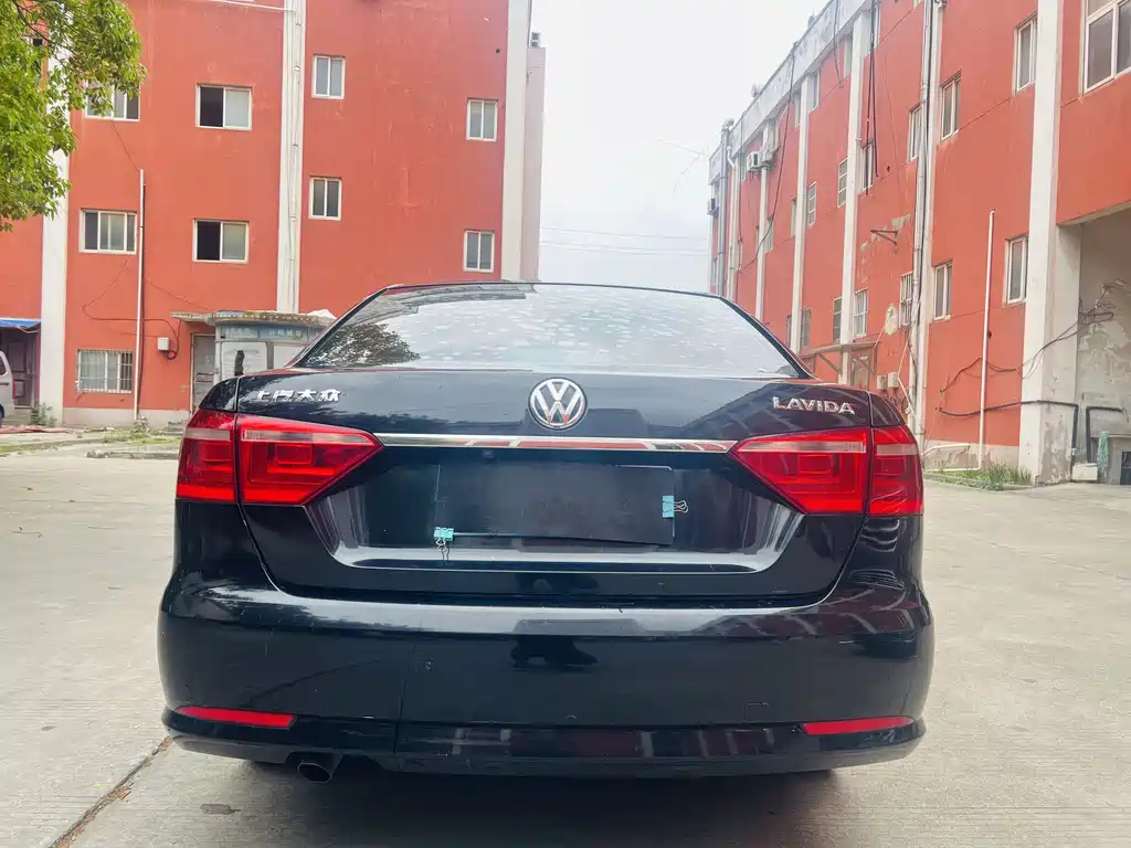 VOLKSWAGEN LAVIDA 2016