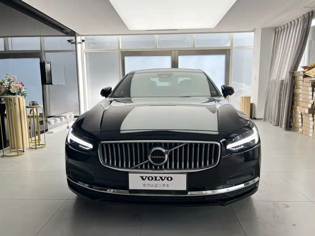 VOLVO S90 2022