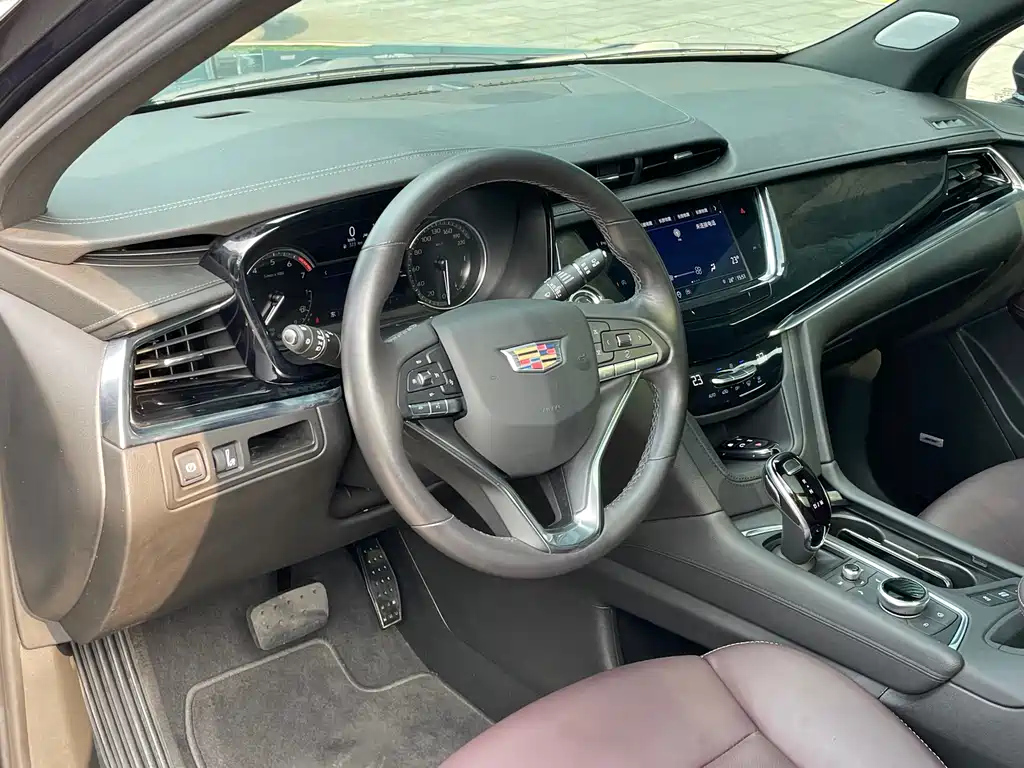 CADILLAC XT6 2021