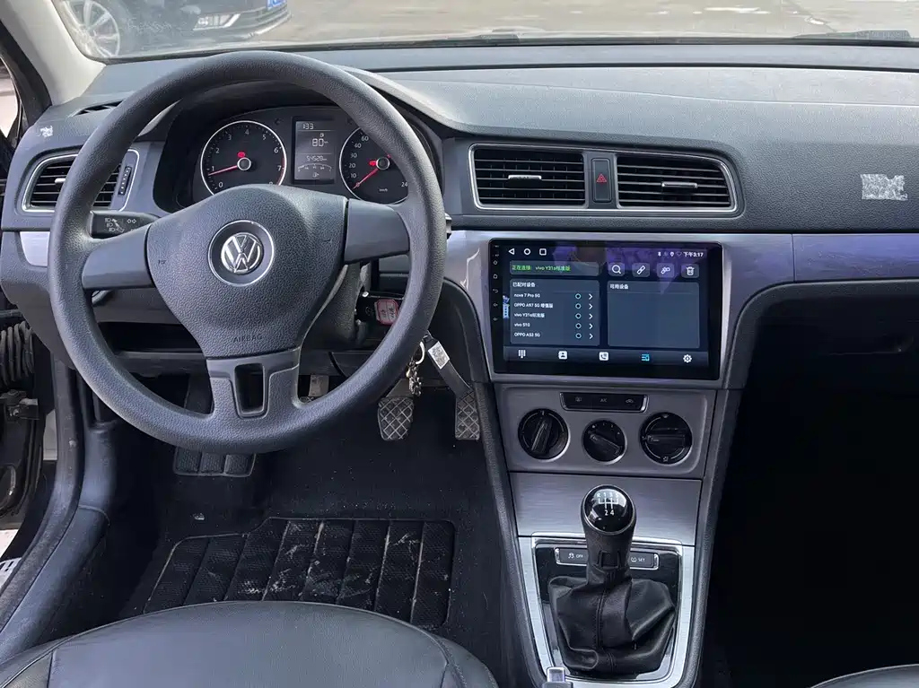 VOLKSWAGEN LAVIDA 2015