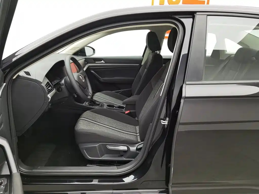VOLKSWAGEN LAVIDA 2019