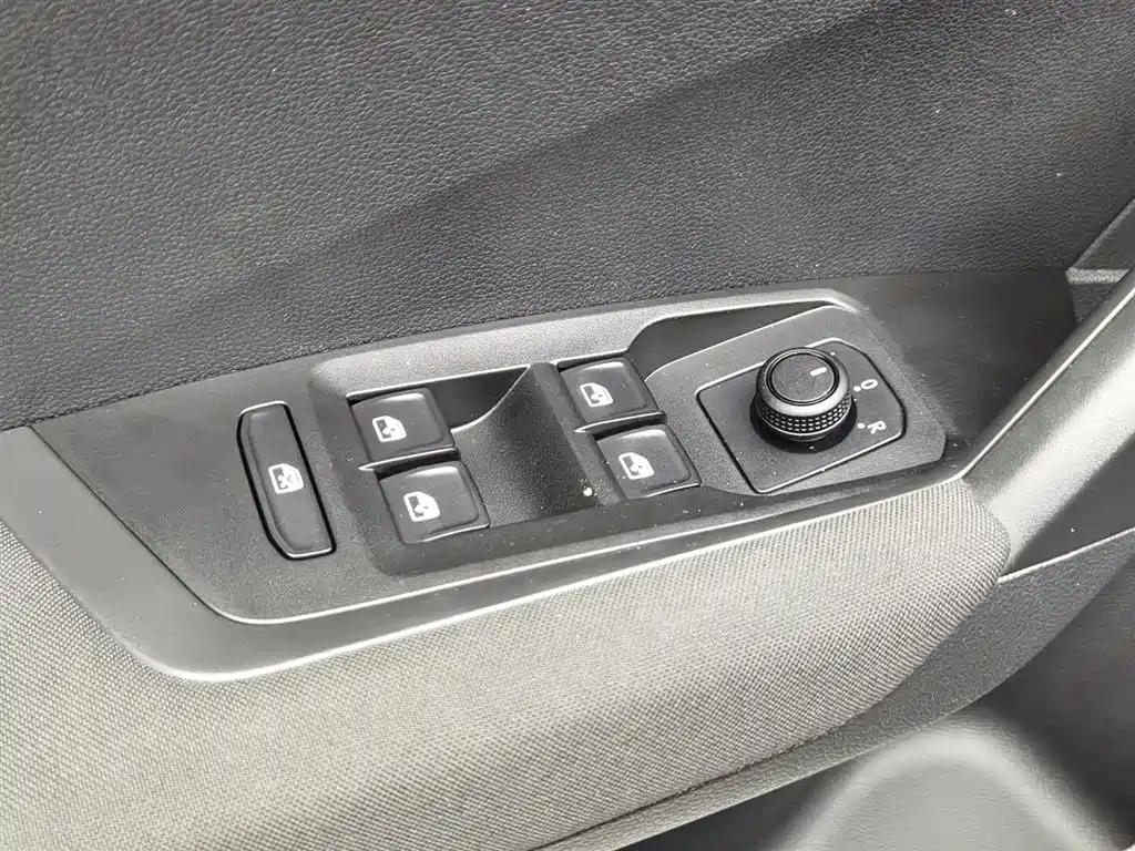 VOLKSWAGEN LAVIDA 2019