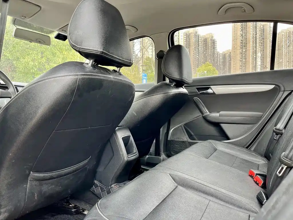 VOLKSWAGEN LAVIDA 2015