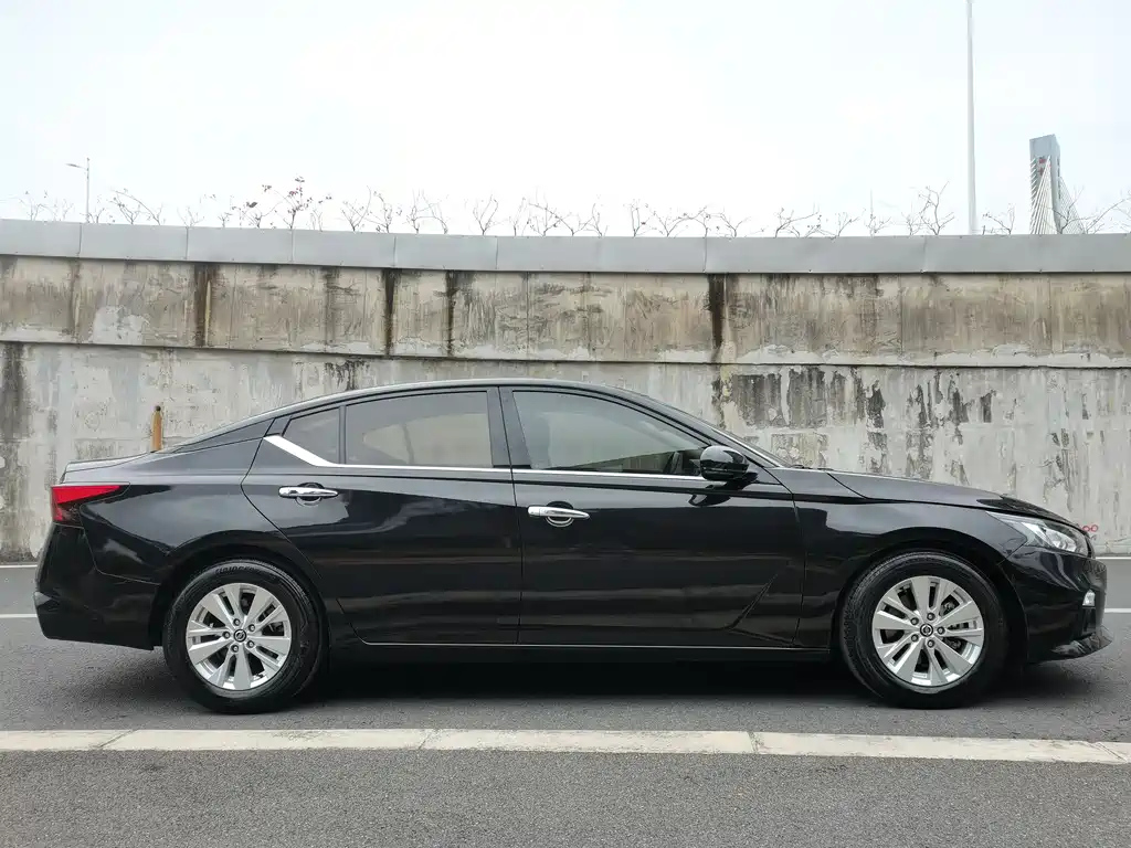 NISSAN TEANA 2019