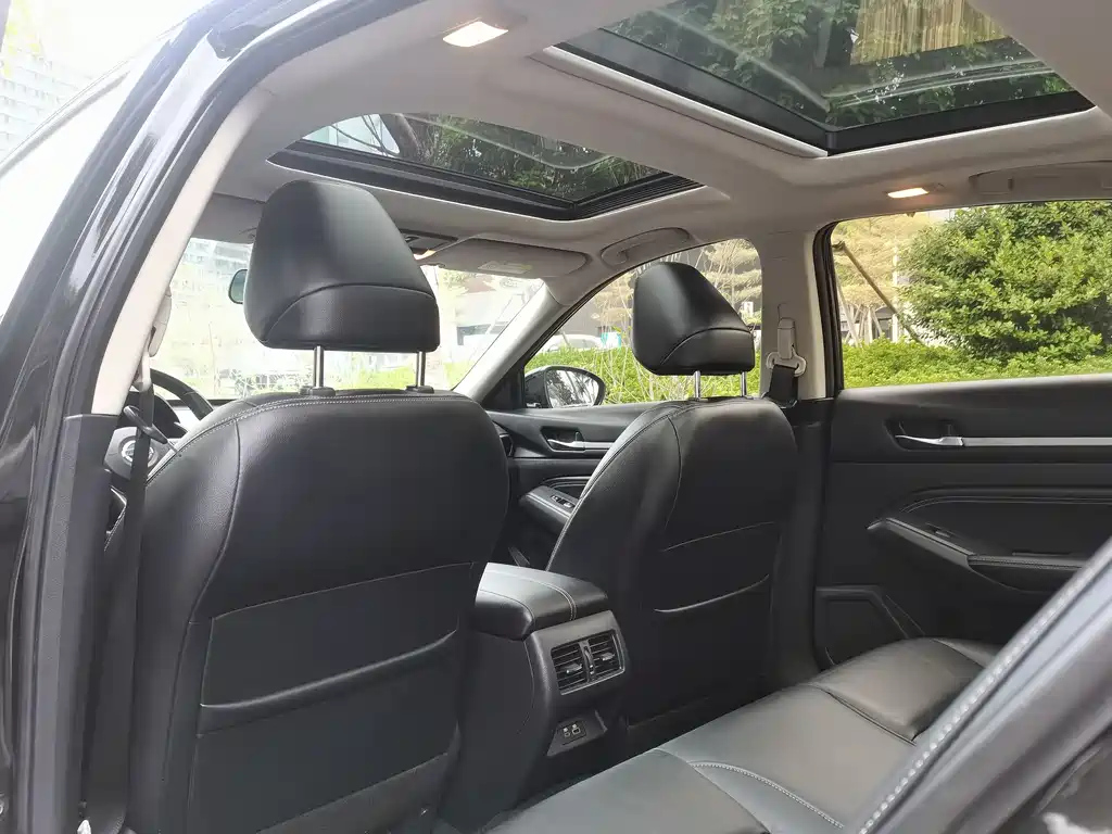 NISSAN TEANA 2019