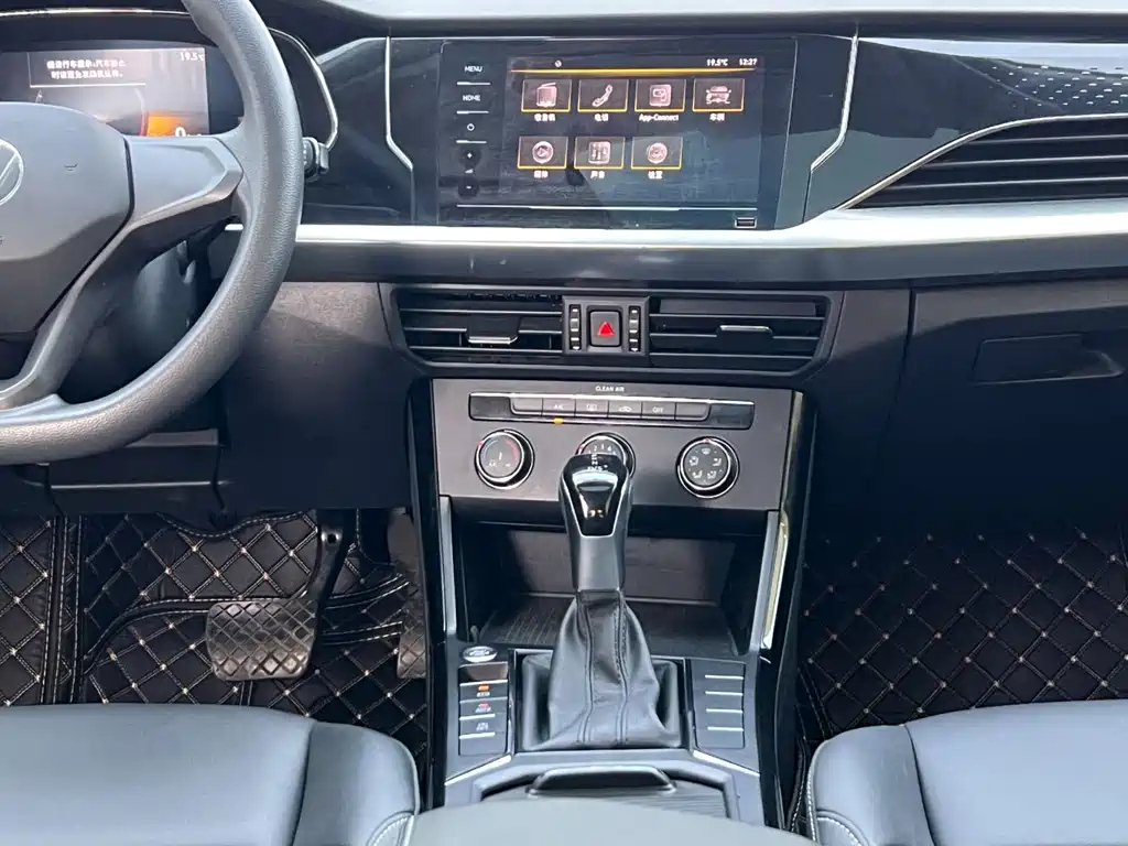 VOLKSWAGEN PASSAT 2022