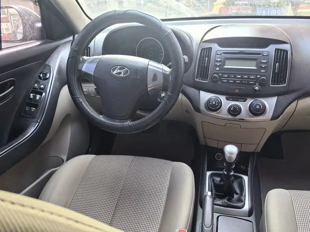 HYUNDAI CELESTA 2014