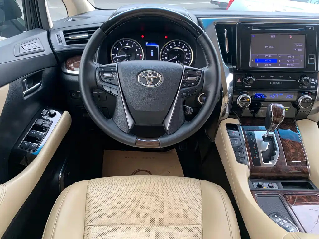TOYOTA ALPHARD 2019