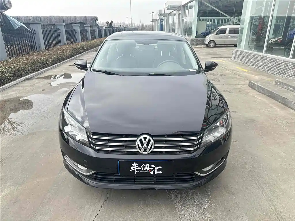VOLKSWAGEN PASSAT 2014