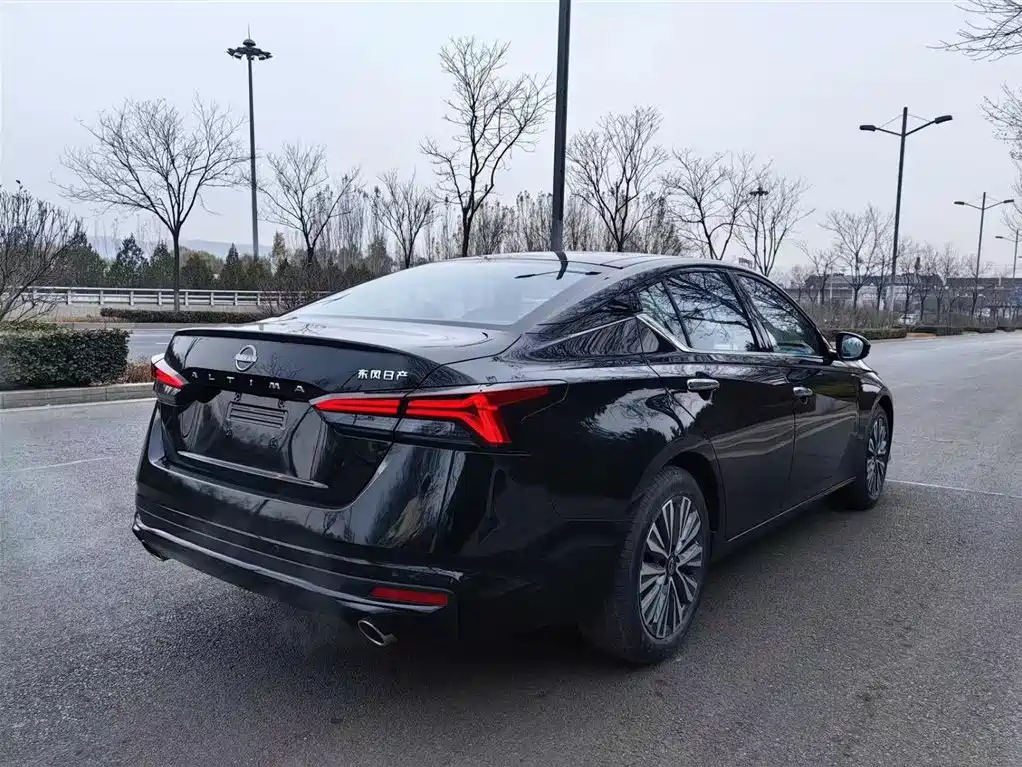 NISSAN TEANA 2023