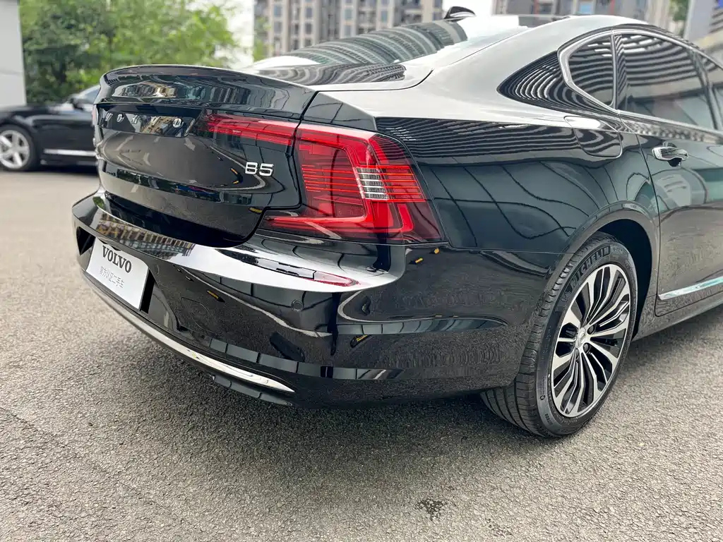 VOLVO S90 2022