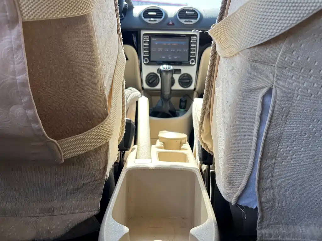 VOLKSWAGEN LAVIDA 2013