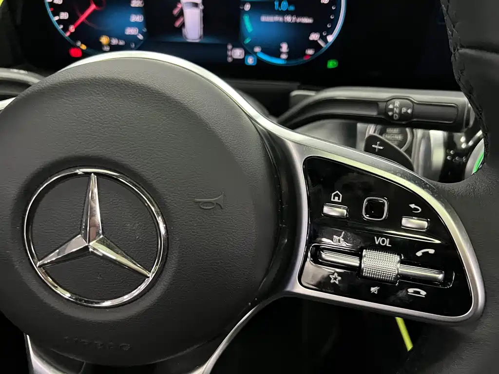 MERCEDES BENZ GLB 2023
